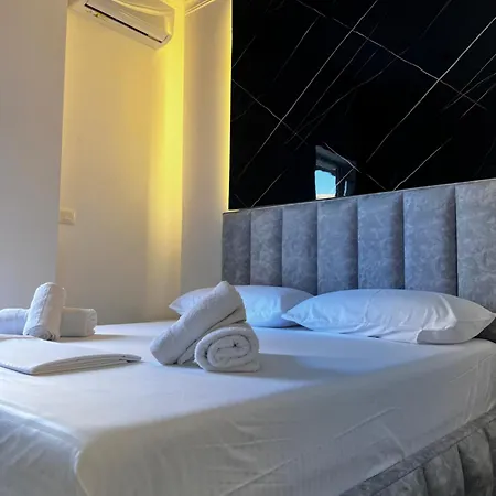 Noya Sr * Sarandë