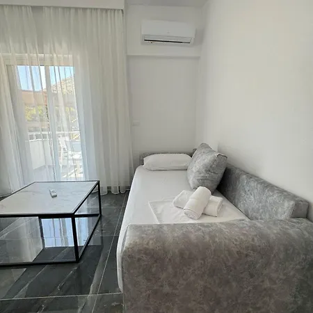 Noya Sr * Sarandë