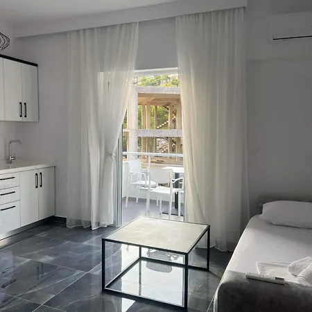 Noya Sr * Sarandë